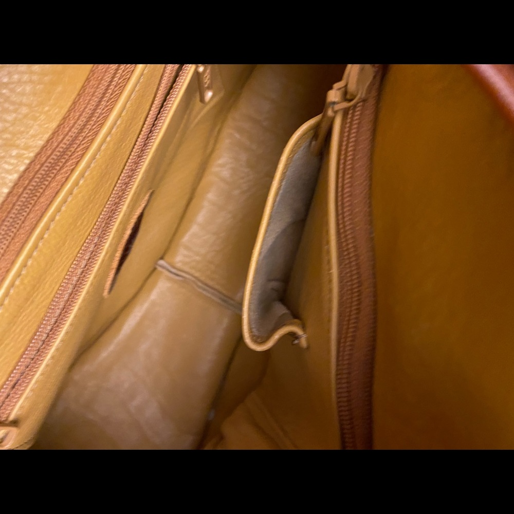 NWOT Bar Harbor Croc leather triangle crossbody - Picture 11 of 11